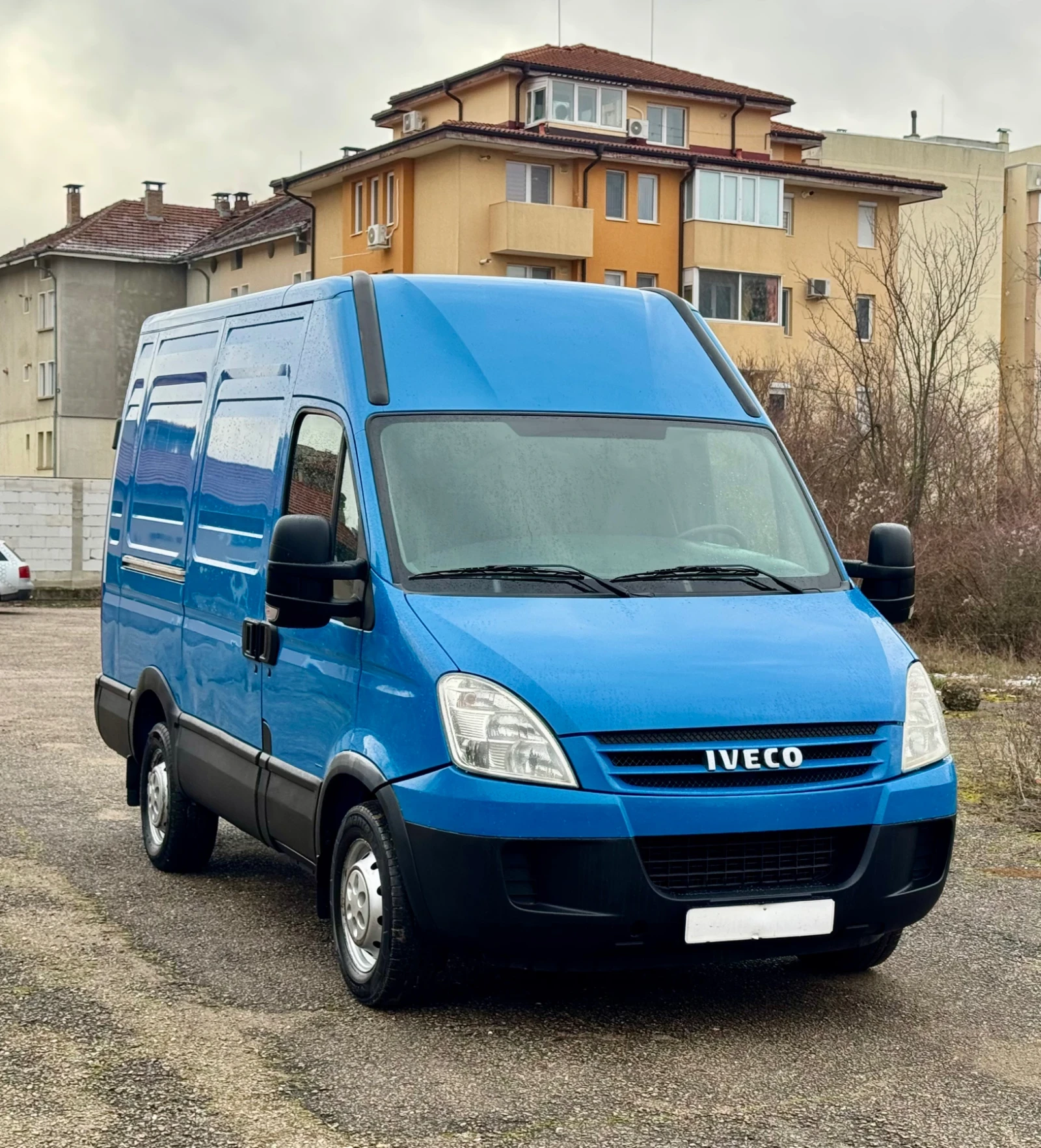Iveco Daily Климатик* Седалка на Килограми* Сервизна История - изображение 9