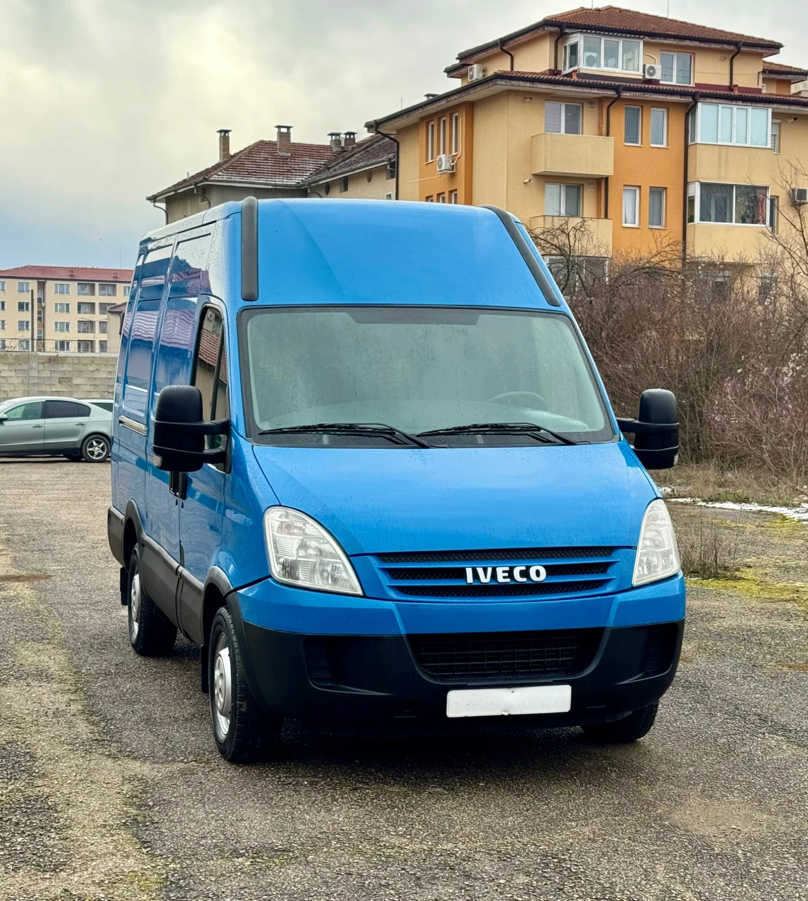 Iveco Daily Климатик* Седалка на Килограми* Сервизна История - изображение 10