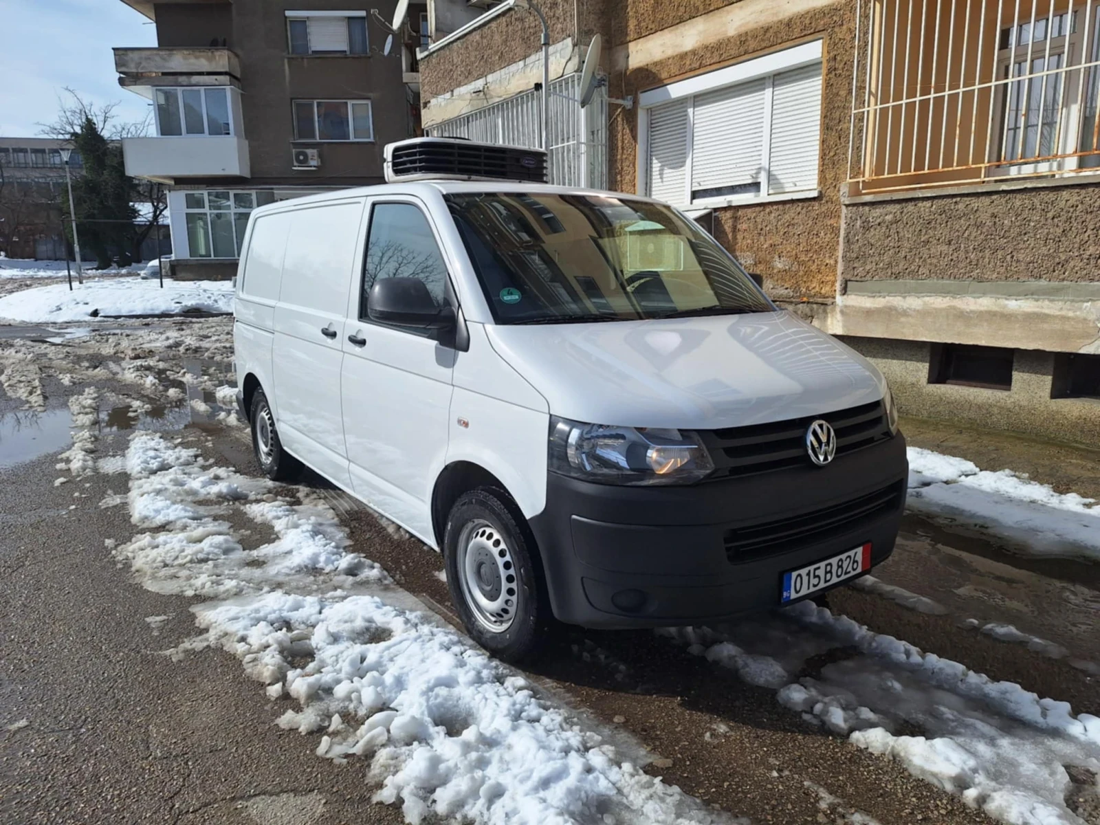 VW Transporter 2.0 TDI 102 кс 2011год Минусов Хладилен