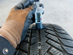 Гуми Зимни 255/40R20, снимка 3