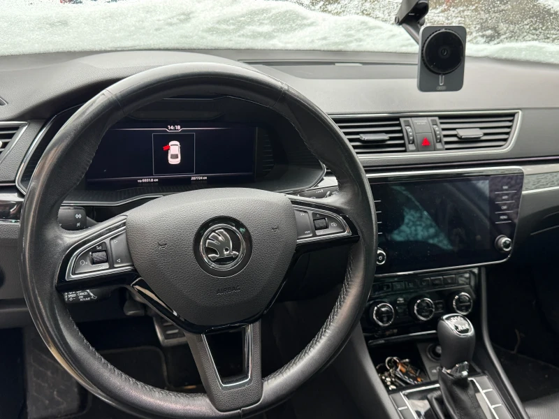 Skoda Superb 2.0TDI 4x4 , снимка 9 - Автомобили и джипове - 48480701