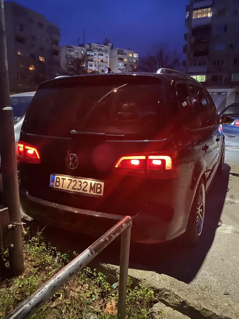 VW Touran Sport, снимка 4 - Автомобили и джипове - 50886415