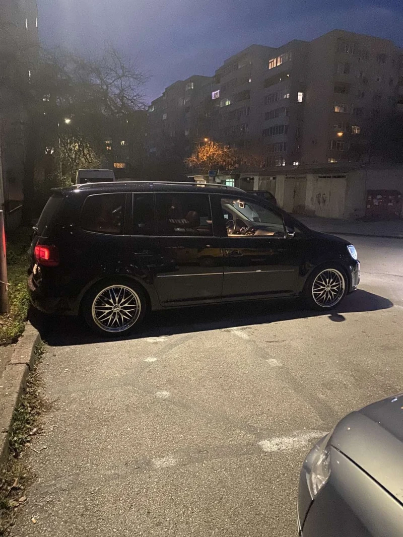 VW Touran Sport, снимка 3 - Автомобили и джипове - 50886415