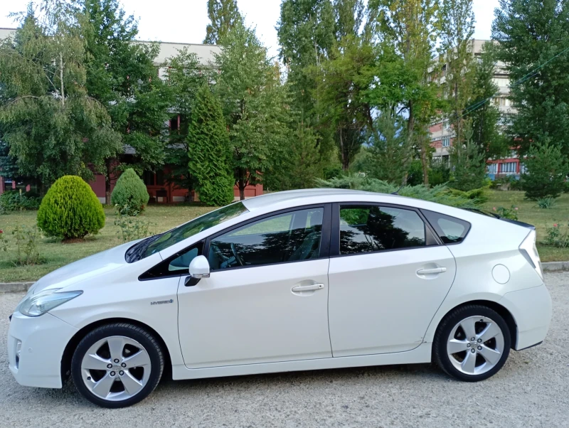 Toyota Prius 1.8 hybrid , снимка 2 - Автомобили и джипове - 52314089