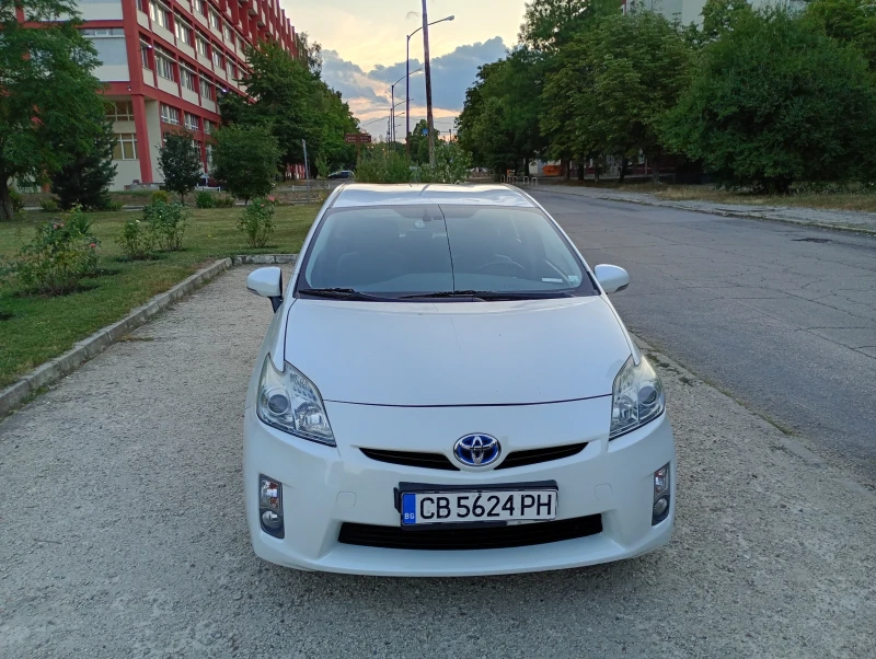 Toyota Prius 1.8 hybrid , снимка 3 - Автомобили и джипове - 52314089