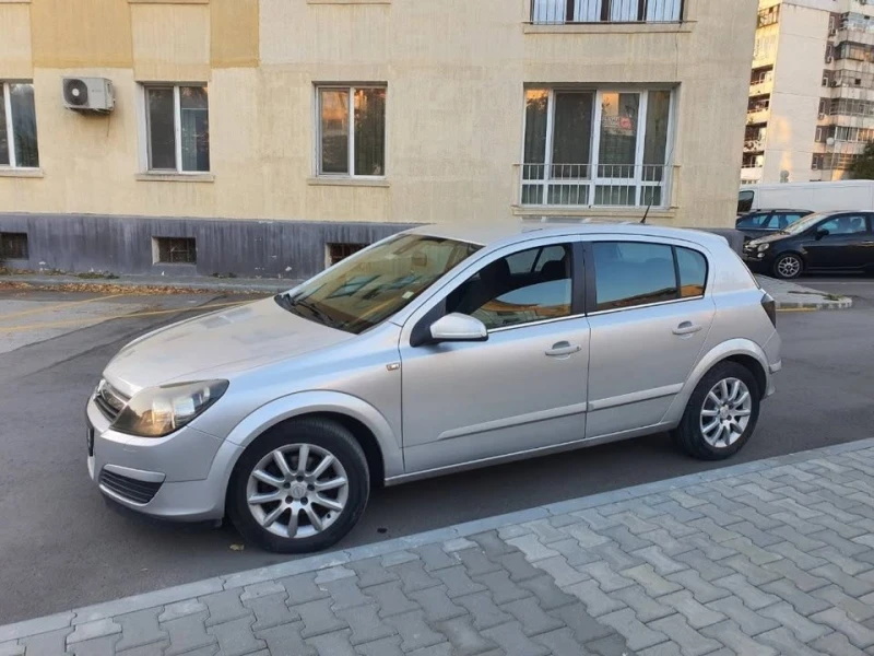 Opel Astra 1.9 cdti * cruise control * top, снимка 2 - Автомобили и джипове - 52104889