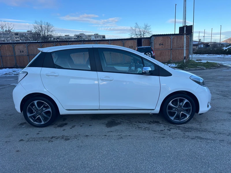 Toyota Yaris 1.3VVT-i 119000км Black&White Design, снимка 8 - Автомобили и джипове - 52938745