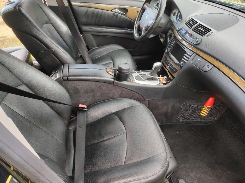 Mercedes-Benz E 320, снимка 9 - Автомобили и джипове - 53560713