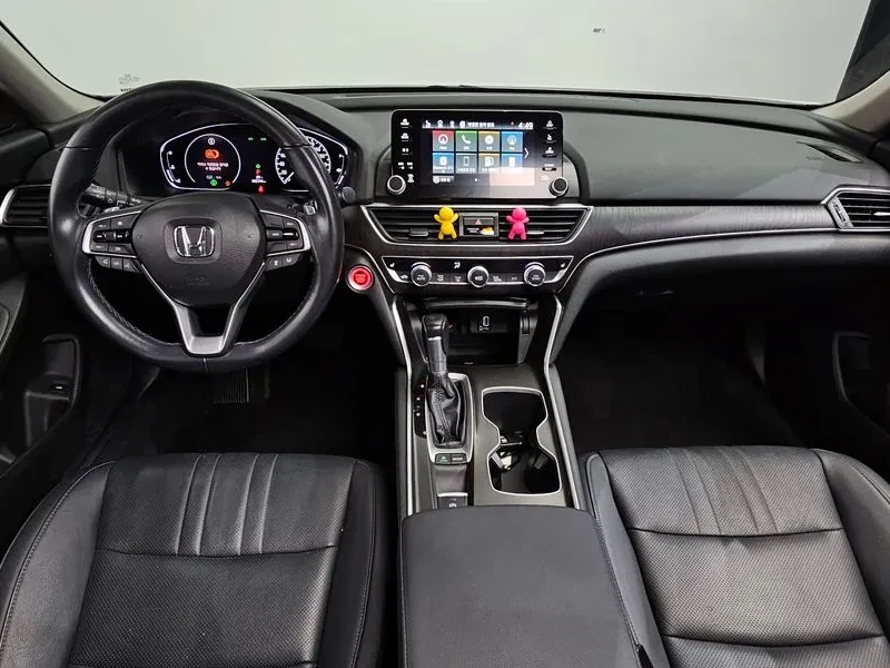 Honda Accord 10Th Generation 1.5 Turbo, снимка 3 - Автомобили и джипове - 56310845