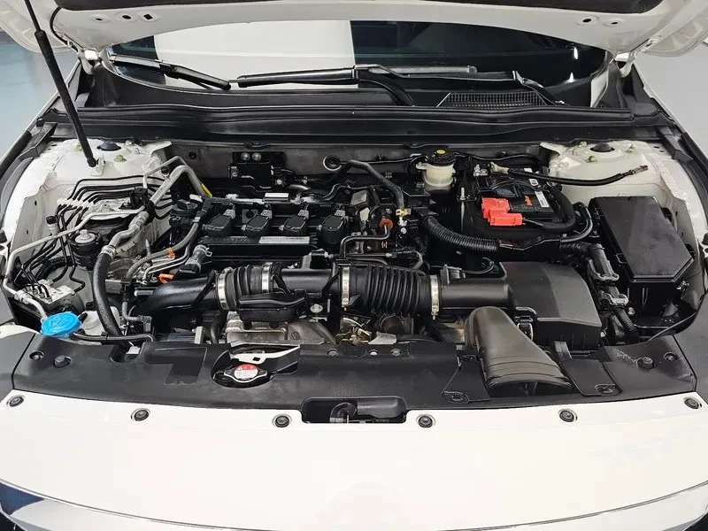 Honda Accord 10Th Generation 1.5 Turbo, снимка 2 - Автомобили и джипове - 56310845