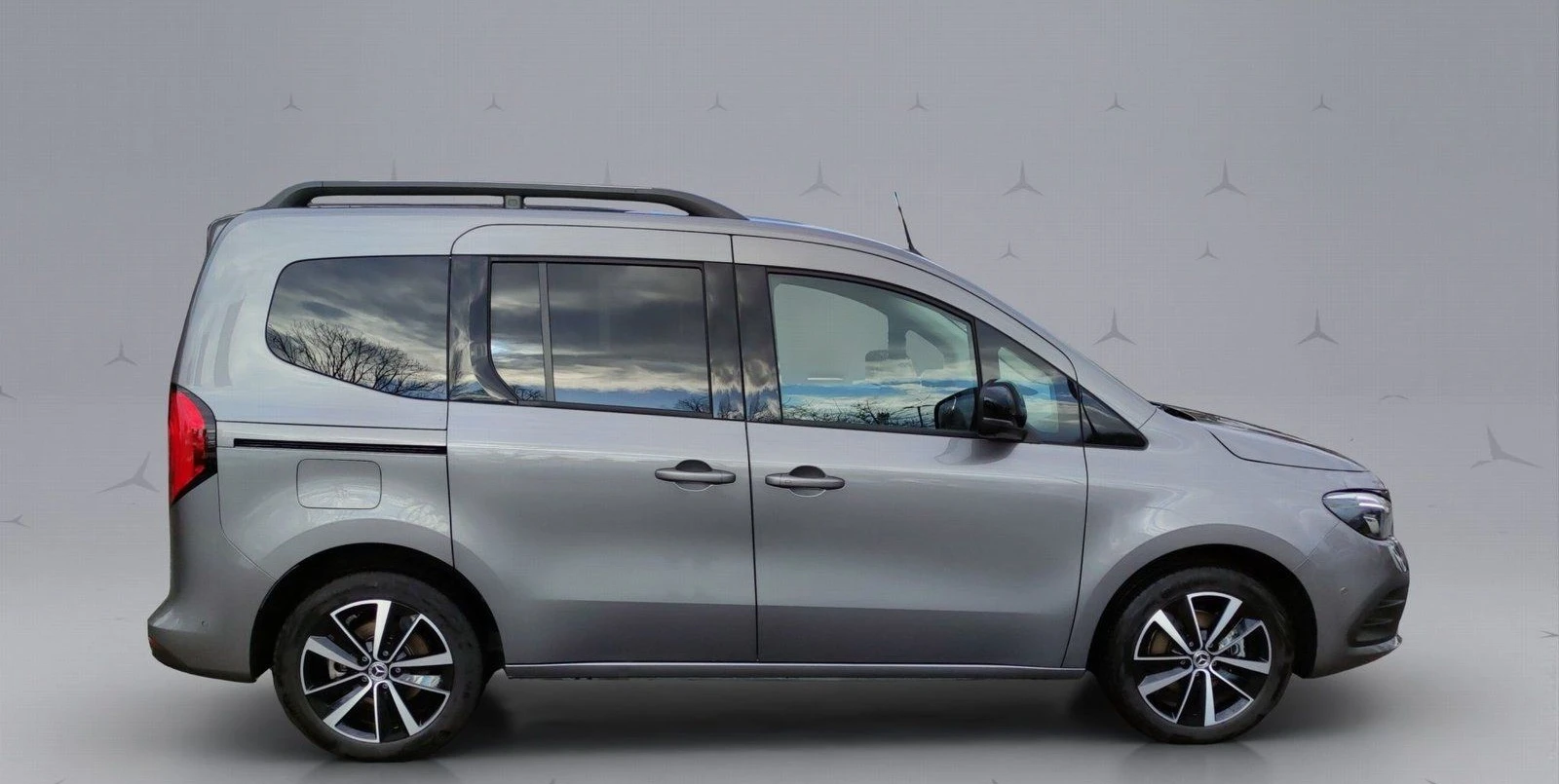 Mercedes-Benz T-класа EQT 200 = Premium Plus= Progressive Гаранция - изображение 3