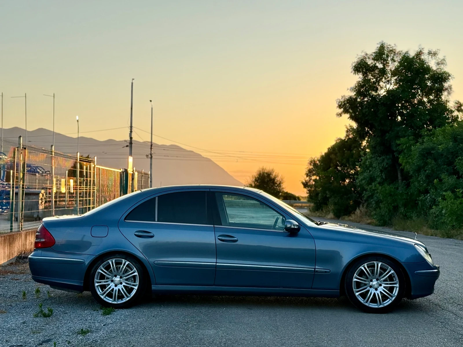 Mercedes-Benz E 320 * 3.2cdi* 204к.с.* PANO * XENON* TOP*  - изображение 4