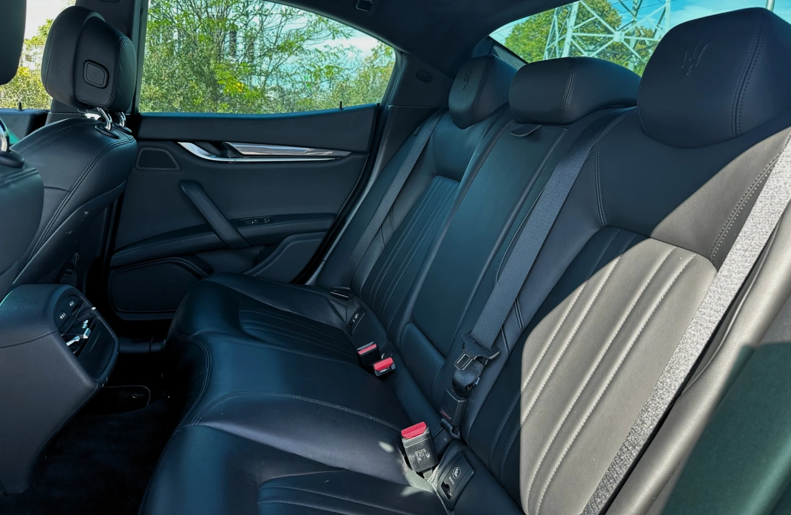 Maserati Ghibli 3.0 V6 D |  |  | Mobile.bg   15