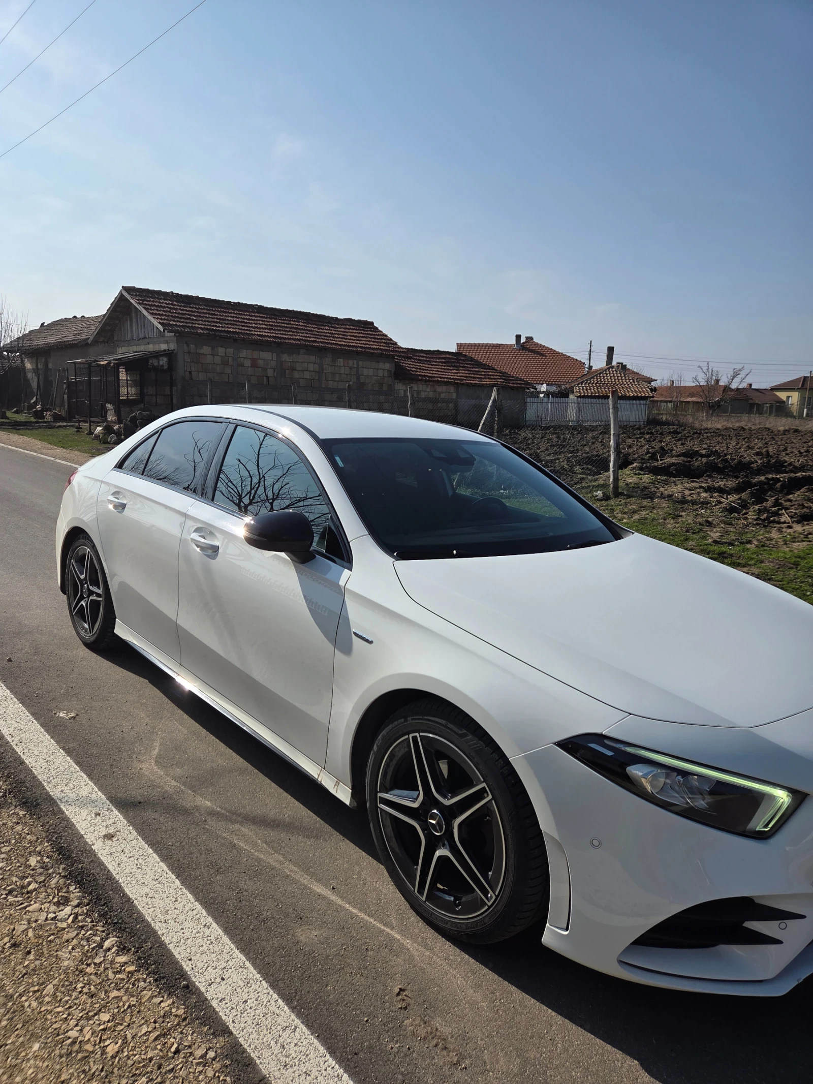 Mercedes-Benz A 200 AMG Line Premium, снимка 4 - Автомобили и джипове - 53830569