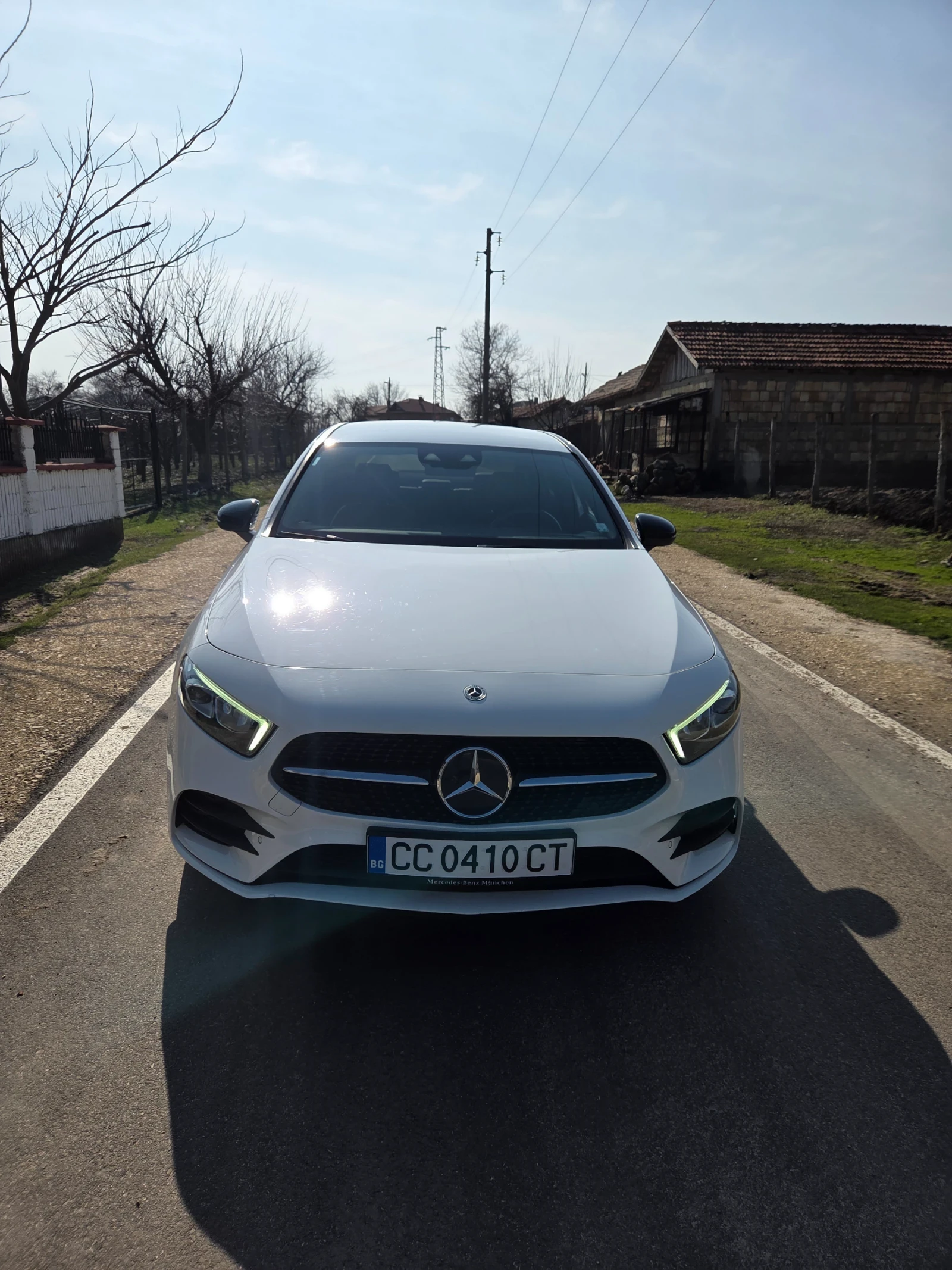 Mercedes-Benz A 200 AMG Line Premium, снимка 2 - Автомобили и джипове - 53830569