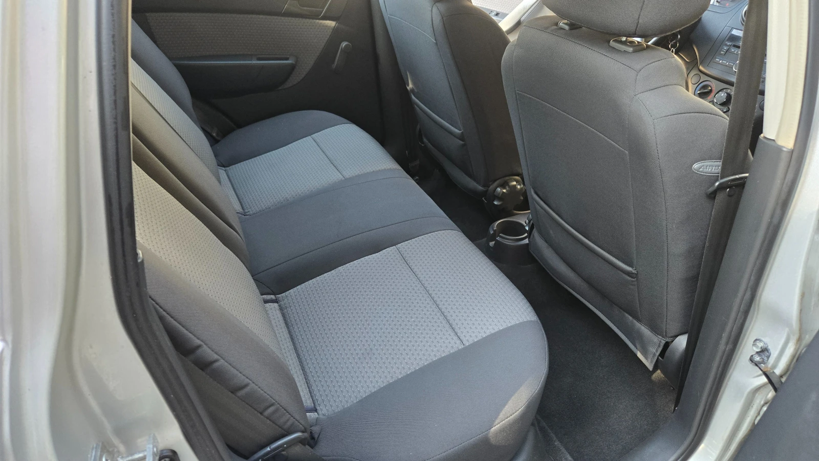 Chevrolet Aveo 102000км, снимка 10 - Автомобили и джипове - 53837975