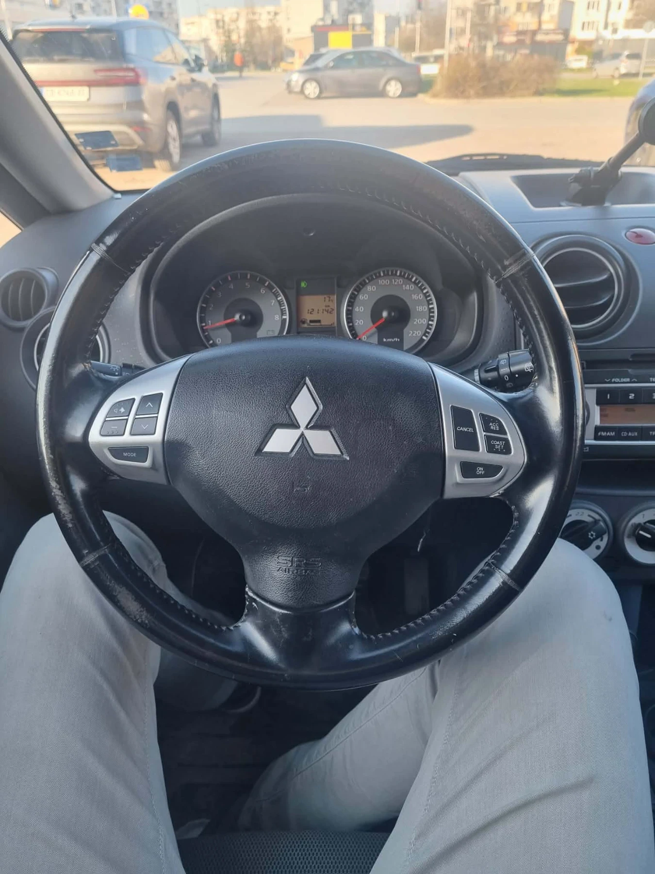 Mitsubishi Colt 1.3 95к.с., снимка 6 - Автомобили и джипове - 54141048