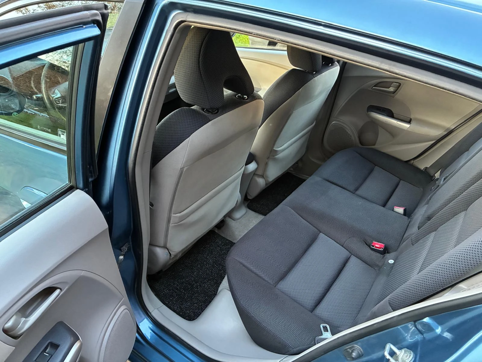 Honda Insight 1.3I HYBRID AUTOMATIC , снимка 10 - Автомобили и джипове - 54662413