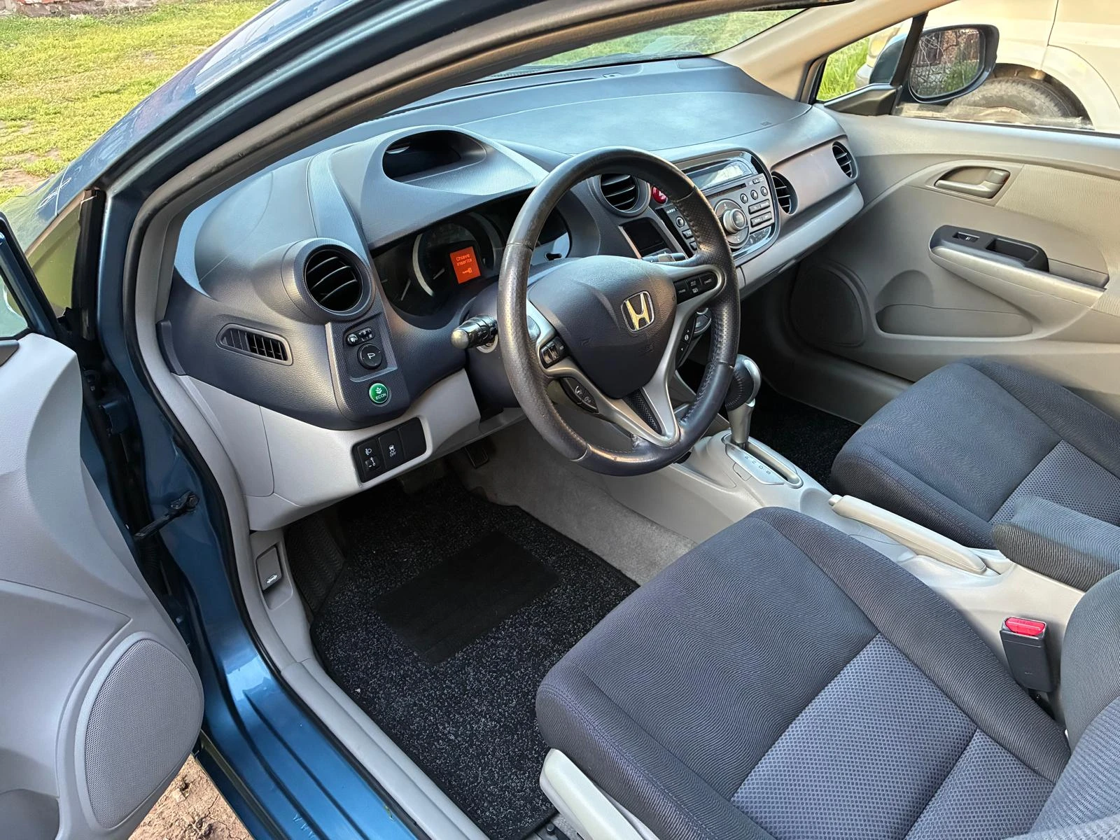 Honda Insight 1.3I HYBRID AUTOMATIC , снимка 8 - Автомобили и джипове - 54662413