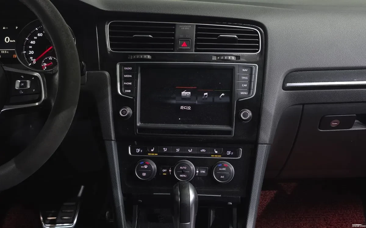 VW Golf !MK7 GTI! !DSG! !PANO!, снимка 12 - Автомобили и джипове - 54934651