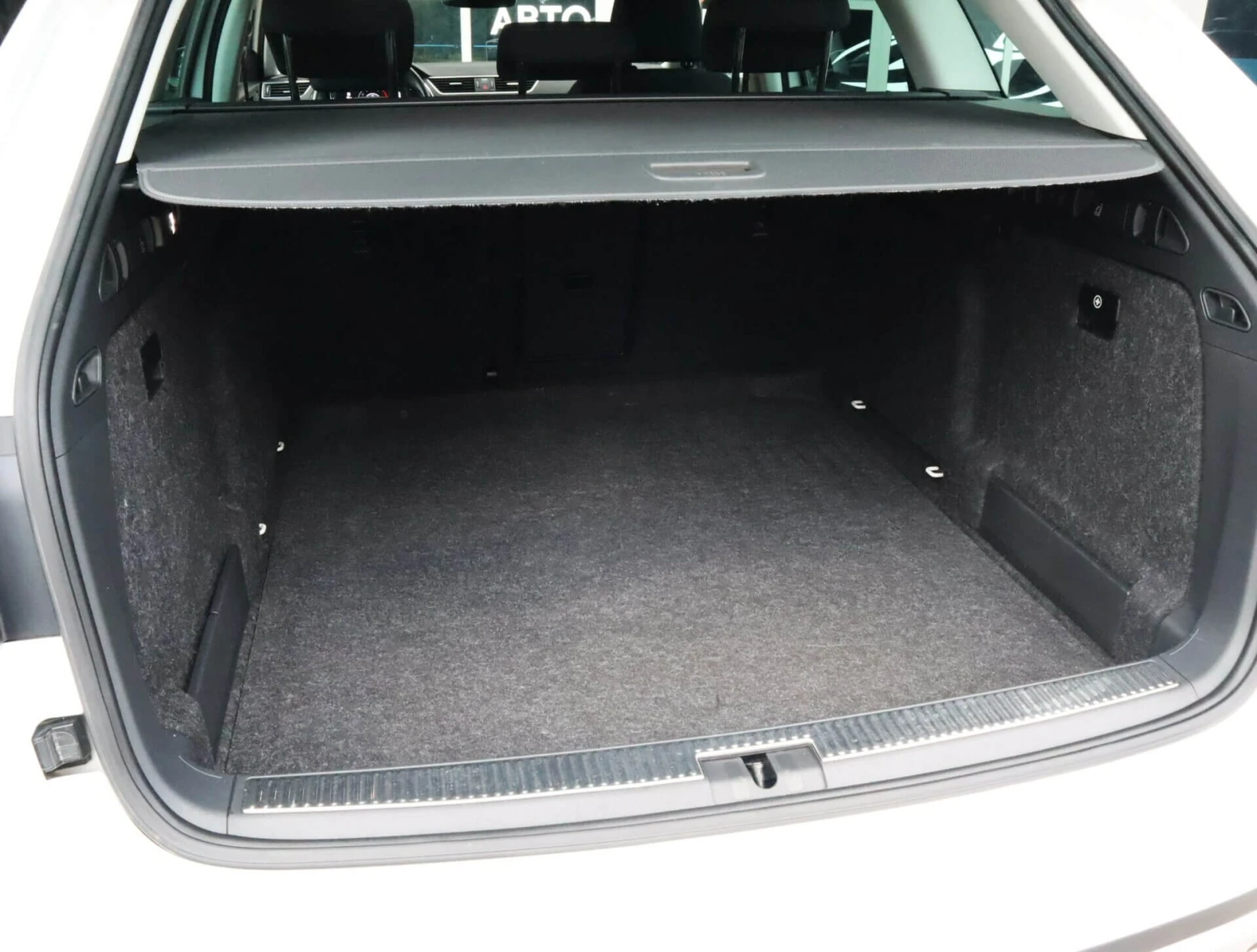 Skoda Superb 2.0TDI/4X4 Scout/DSG/Подгрев/Камера/Virtual/Distro, снимка 16 - Автомобили и джипове - 55235543