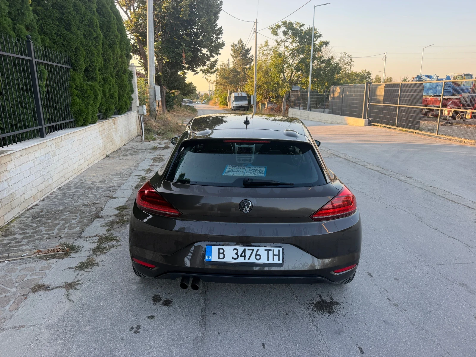 VW Scirocco 2.0TDI-190kc-Avtomat-101000km Individual Top, снимка 8 - Автомобили и джипове - 55893777