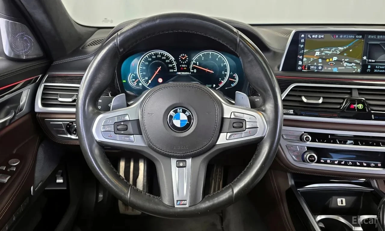 BMW 760 M760Li xDrive V12 / Всички екстри за модела, снимка 13 - Автомобили и джипове - 55949191