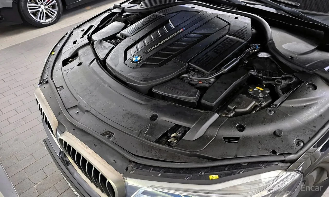 BMW 760 M760Li xDrive V12 / Всички екстри за модела, снимка 6 - Автомобили и джипове - 55949191