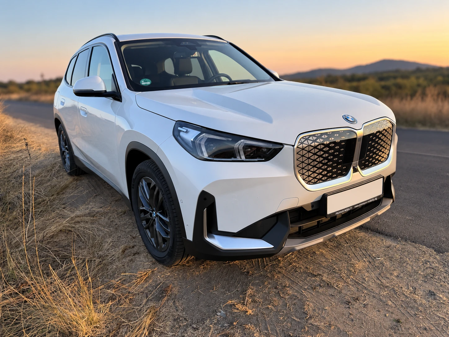 BMW iX1 xDrive 30 Панорама, теглич