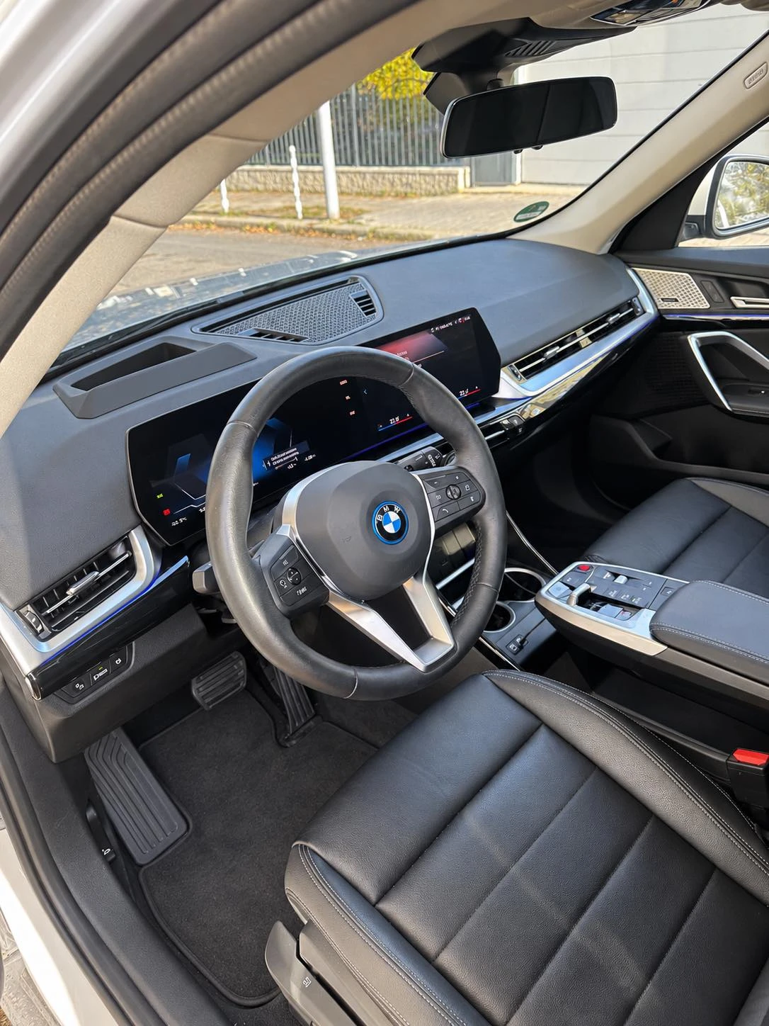 BMW iX1 xDrive 30 ��������, ������ | Mobile.bg � ����������� 10