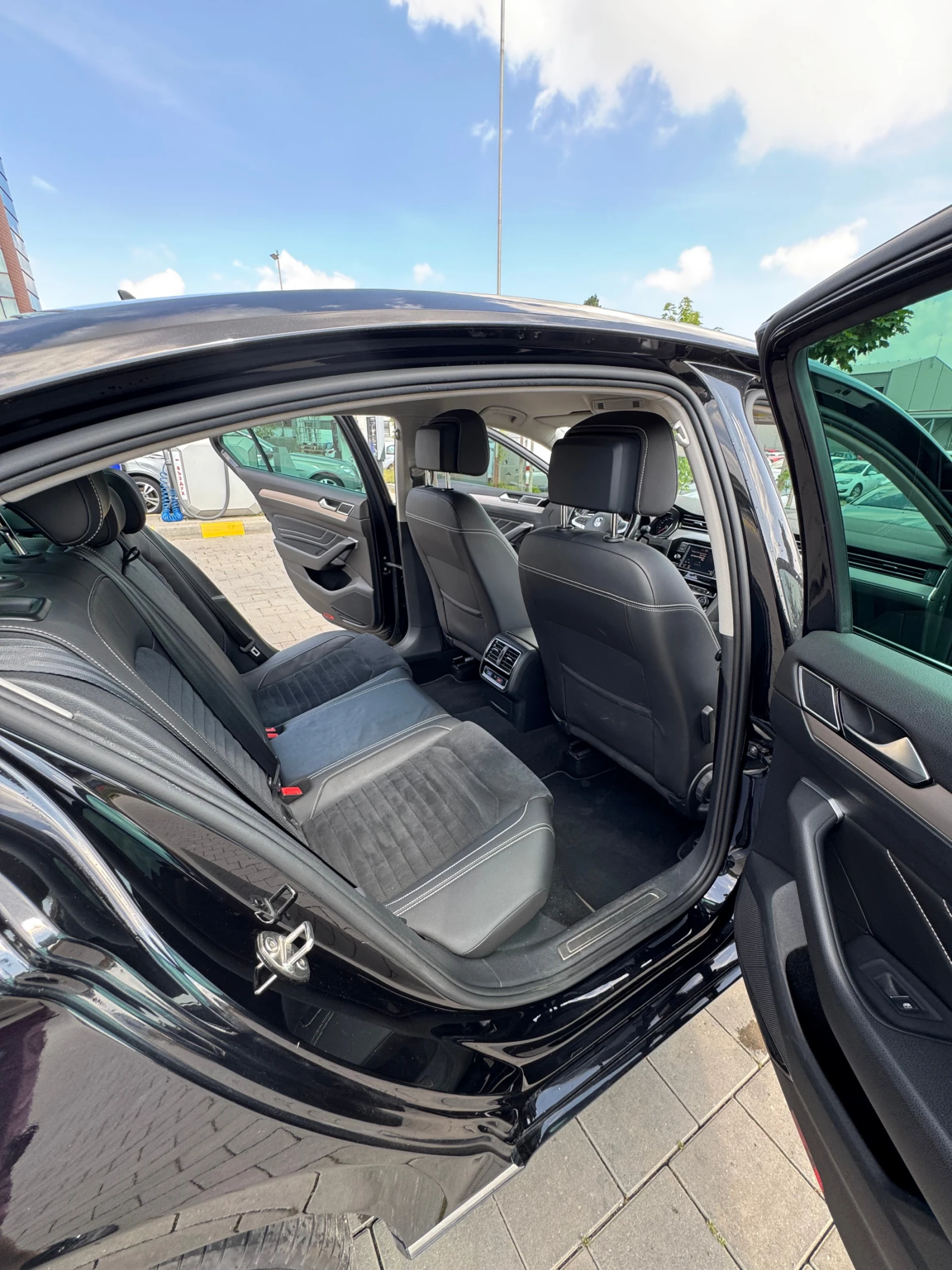 VW Passat B8 Facelift, снимка 17 - Автомобили и джипове - 56185924