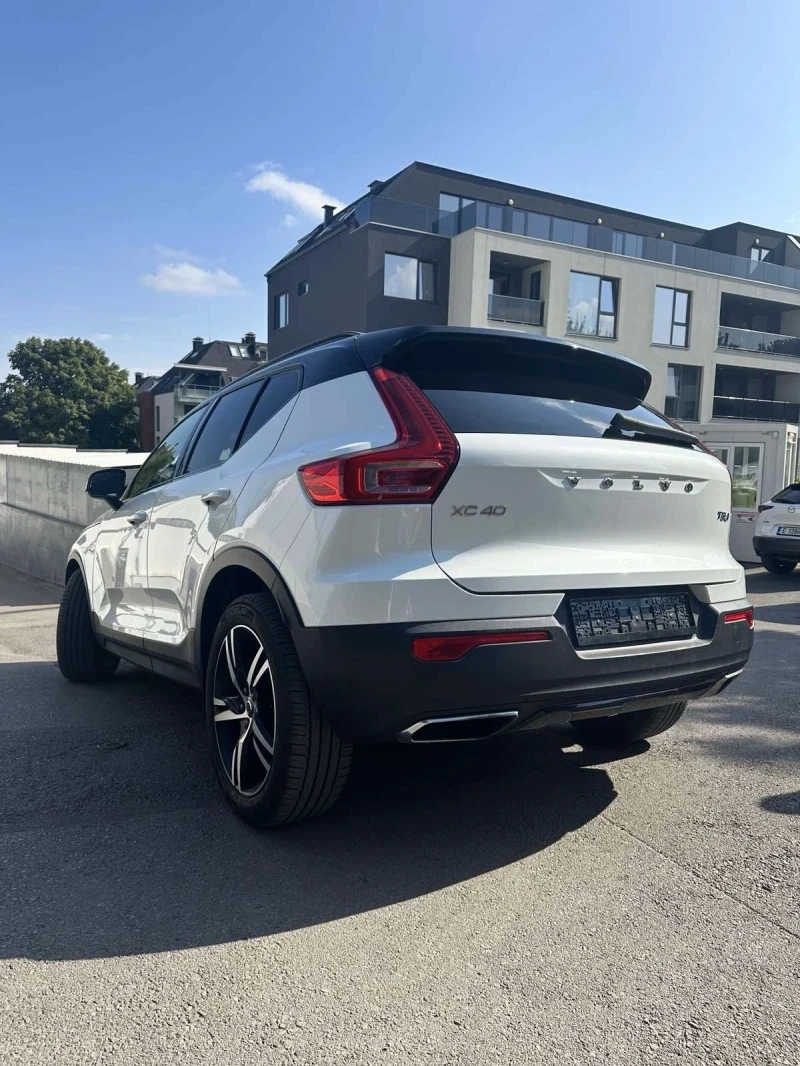 Volvo XC40 T5 R Design 4x4 252 кс, снимка 3 - Автомобили и джипове - 47286124