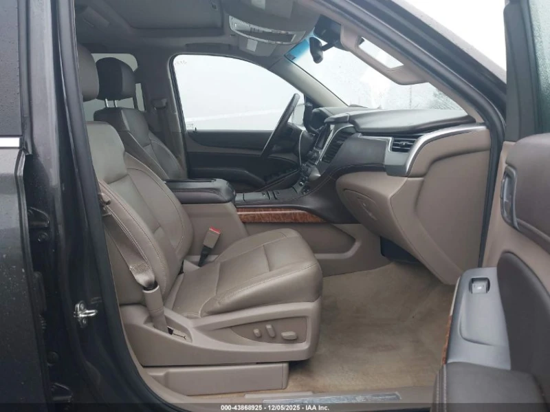 Chevrolet Tahoe 5.3L V-8 DI, VVT, 355HP 4X2 Drive, снимка 10 - Автомобили и джипове - 52915273