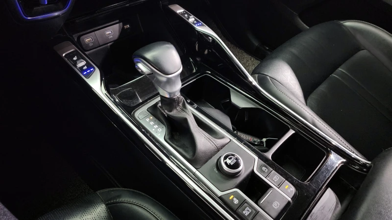 Kia Sorento 2.2CRDI/Пълна сервизна !!!, снимка 7 - Автомобили и джипове - 53372320