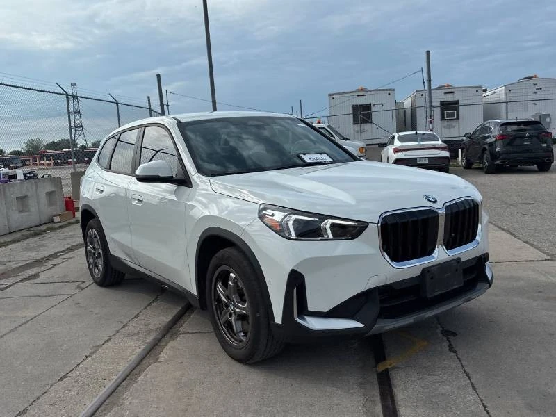 BMW X1 * xDrive28i * КОМПЛЕКТ ГУМИ * 2 КЛЮЧА * АВТОКРЕДИТ, снимка 3 - Автомобили и джипове - 54906353