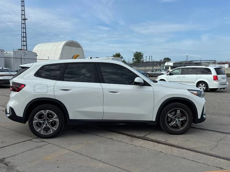 BMW X1 * xDrive28i * КОМПЛЕКТ ГУМИ * 2 КЛЮЧА * АВТОКРЕДИТ, снимка 4 - Автомобили и джипове - 54906353