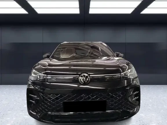 VW Tiguan Tiguan 2.0 TDI 4Motion = R-Line = Гаранция