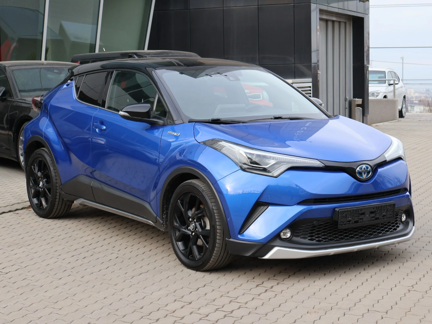 Toyota C-HR LED/BIXENON/ПАРКТРОНИК/ПОДГРЕВ/КАМЕРА/КОЖЕН САЛОН/ - изображение 3