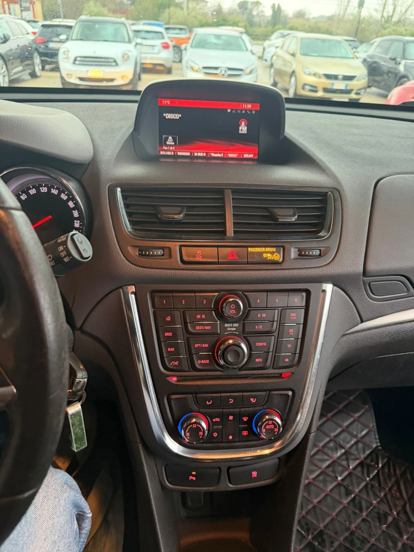 Opel Mokka 1.4 газ кожа навигация камера , снимка 9 - Автомобили и джипове - 53884613