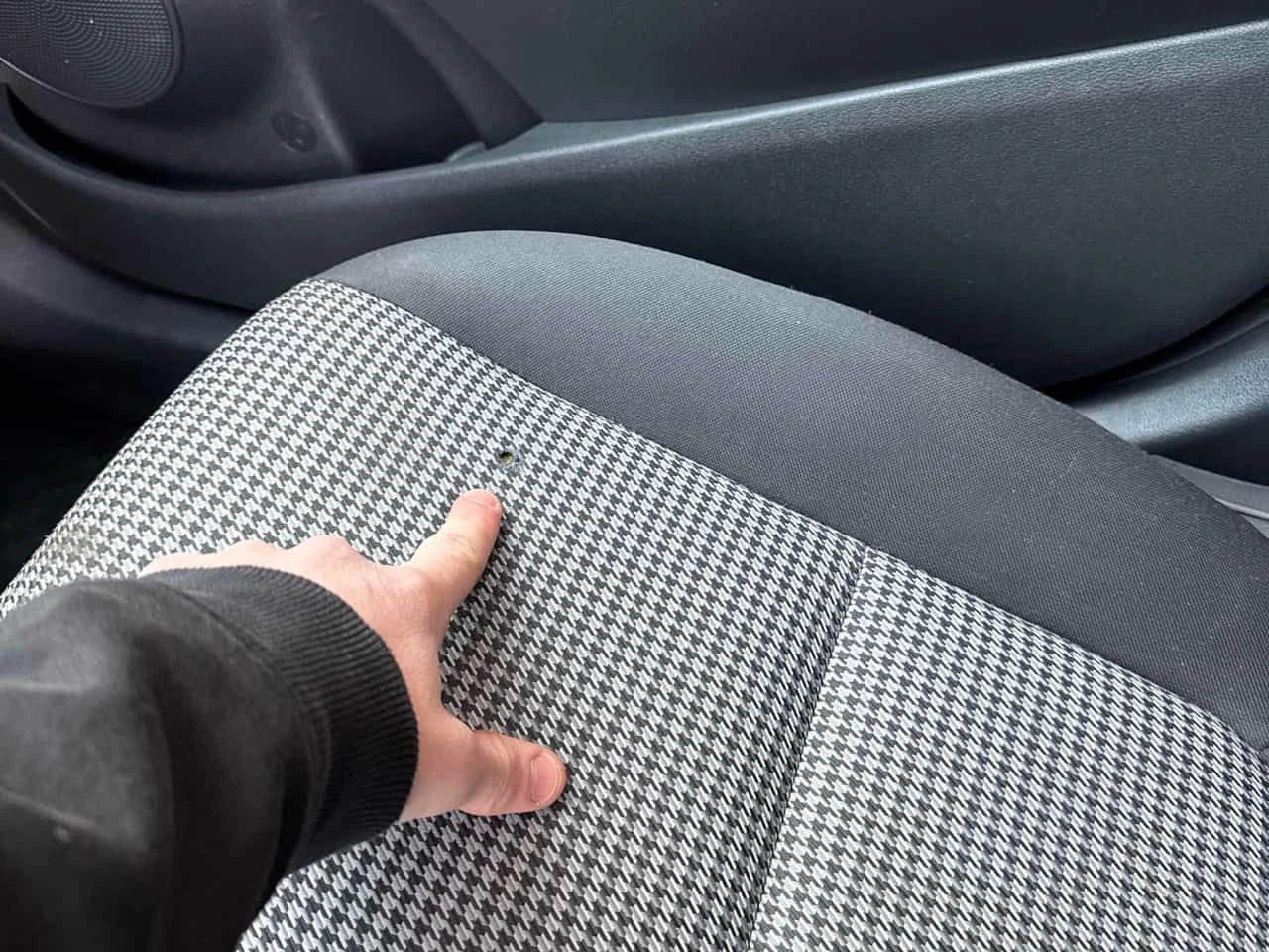 Hyundai Kona * Essential * ПОДГРЕВ* KEYLESS* , снимка 13 - Автомобили и джипове - 53978759