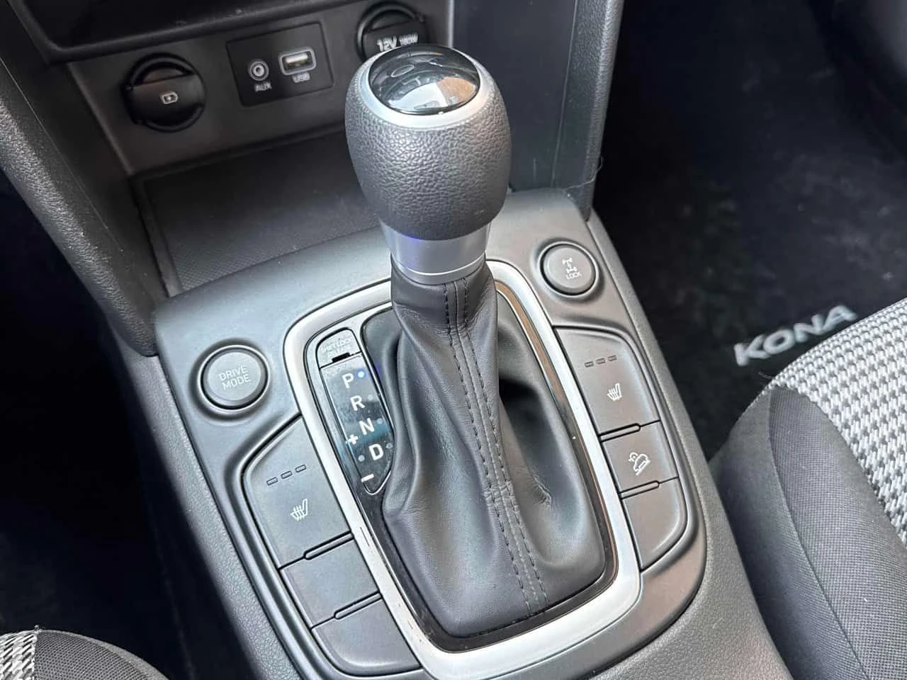 Hyundai Kona * Essential * ПОДГРЕВ* KEYLESS* , снимка 10 - Автомобили и джипове - 53978759