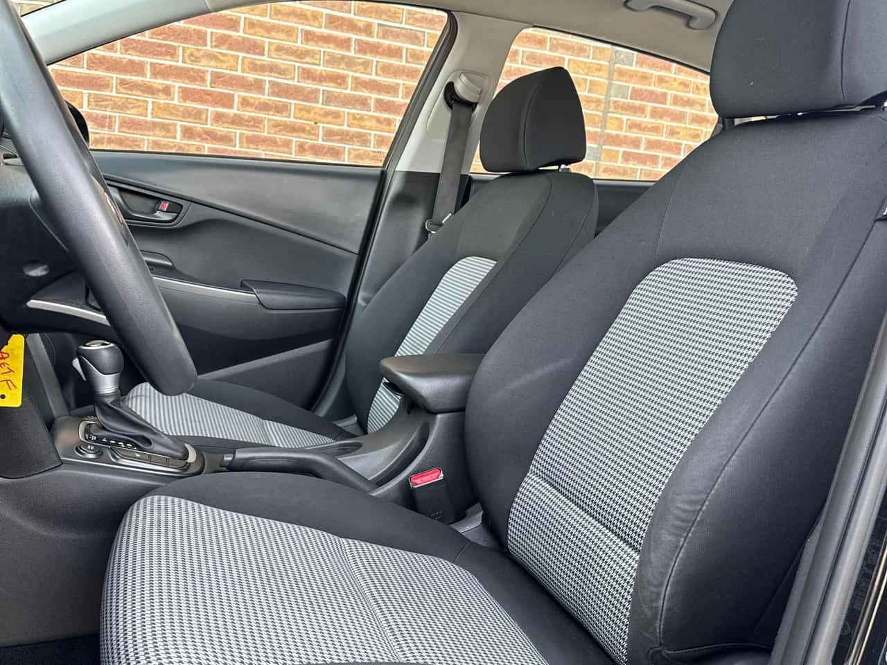 Hyundai Kona * Essential * ПОДГРЕВ* KEYLESS* , снимка 11 - Автомобили и джипове - 53978759