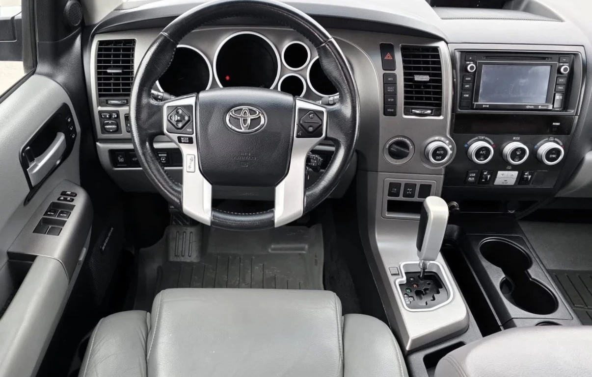 Toyota Sequoia Limited * 8 Места * Евро 6 * Keyless * Камера * , снимка 8 - Автомобили и джипове - 54034623