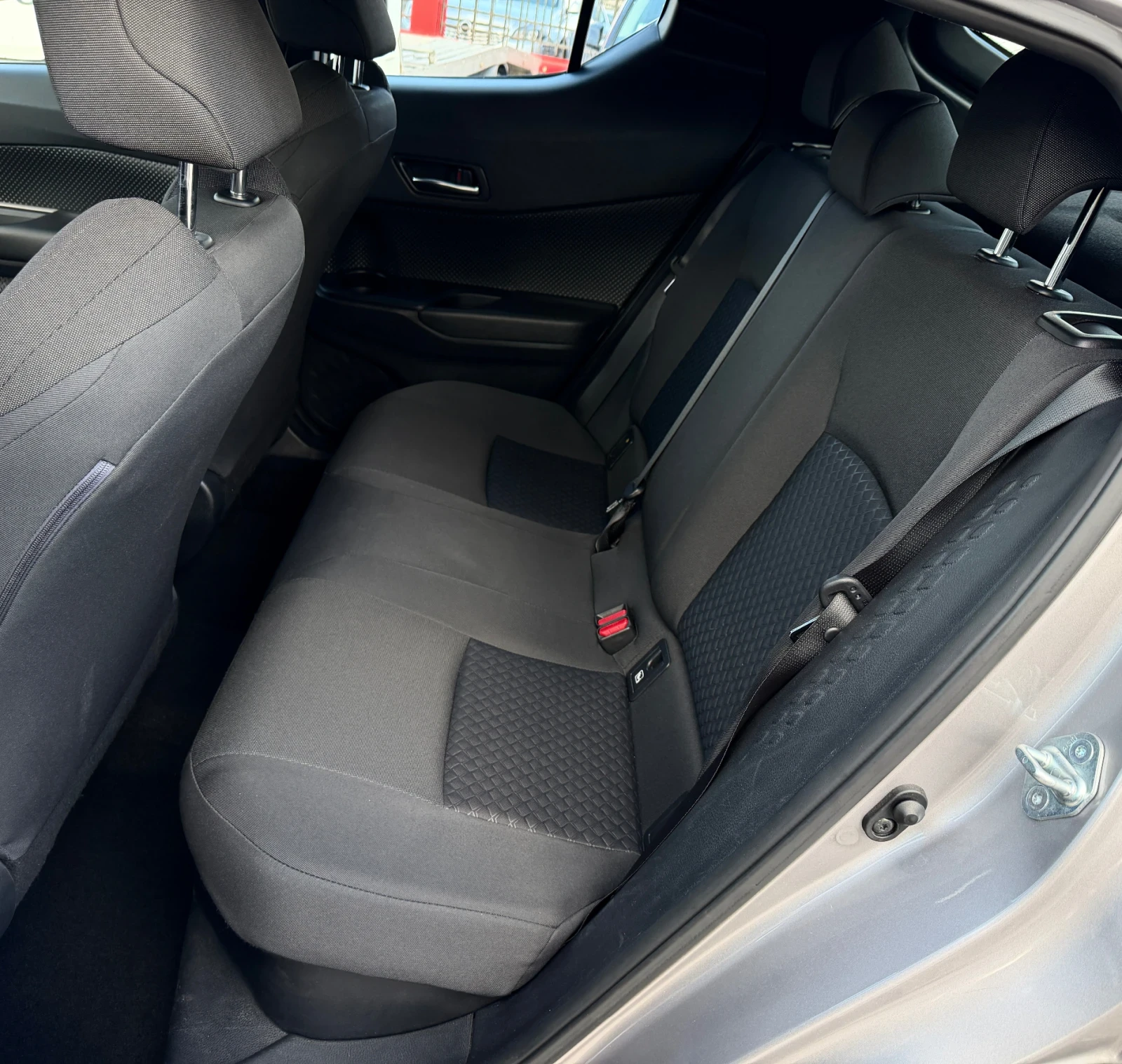 Toyota C-HR 56000км / гаранционен, снимка 12 - Автомобили и джипове - 54157762