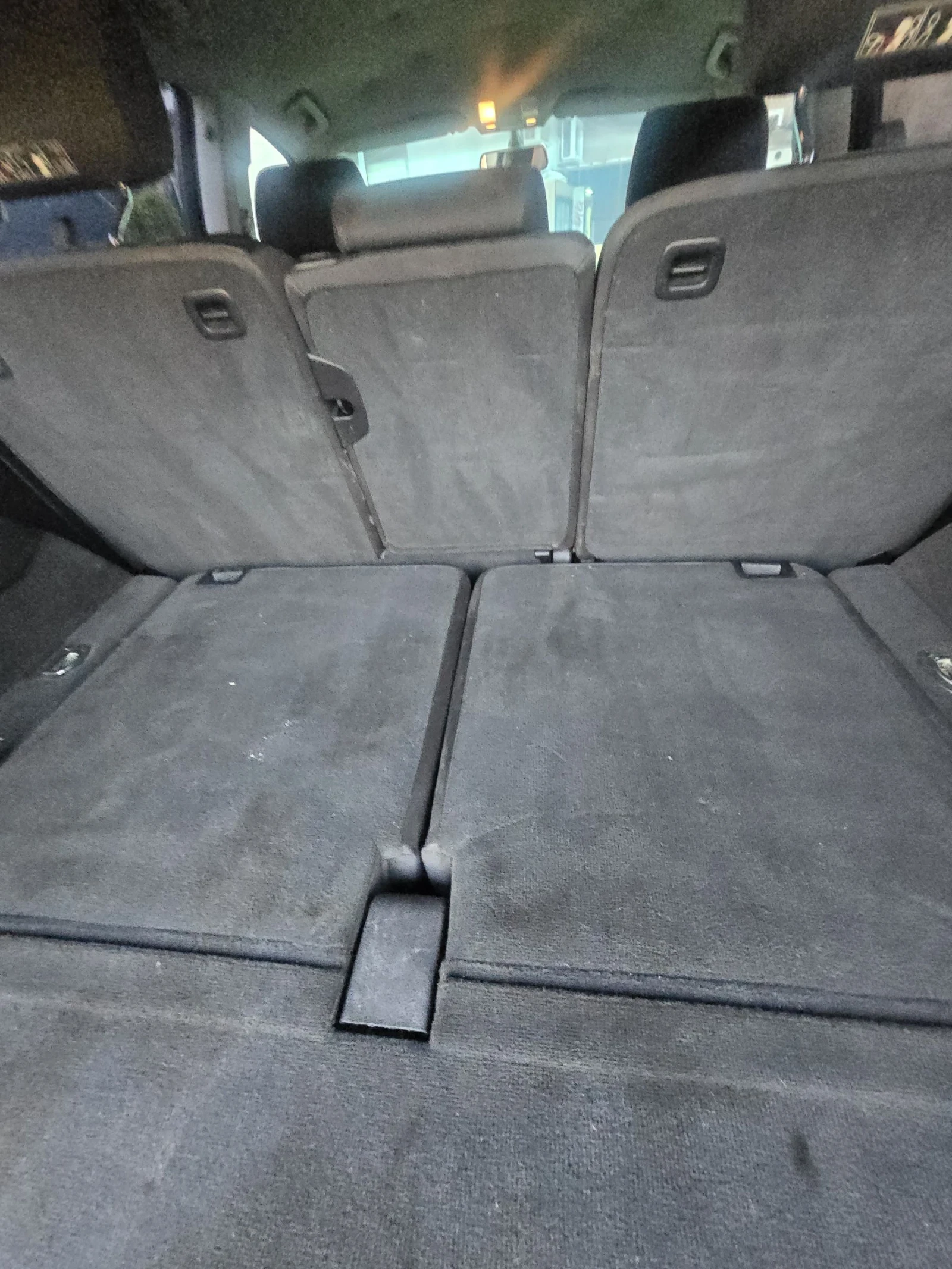 Audi Q7 3.0 TDI 233к.с  седем местен, снимка 14 - Автомобили и джипове - 54310538