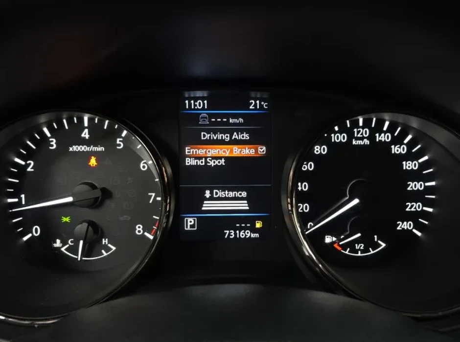 Nissan X-trail  2.5 4Wd, снимка 9 - Автомобили и джипове - 54633198