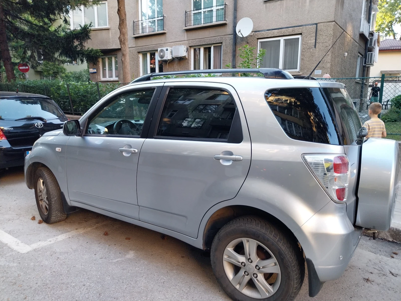 Daihatsu Terios, снимка 2 - Автомобили и джипове - 54856929