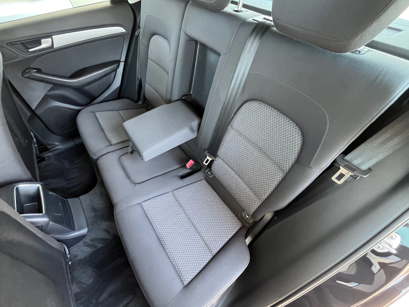 Audi Q5 2.0TDI Quattro/ Automat / Advanced Plus, снимка 9 - Автомобили и джипове - 55555337