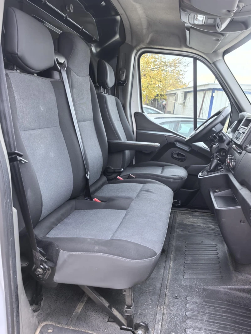 Renault Master 2.3dci, снимка 17 - Бусове и автобуси - 52569933