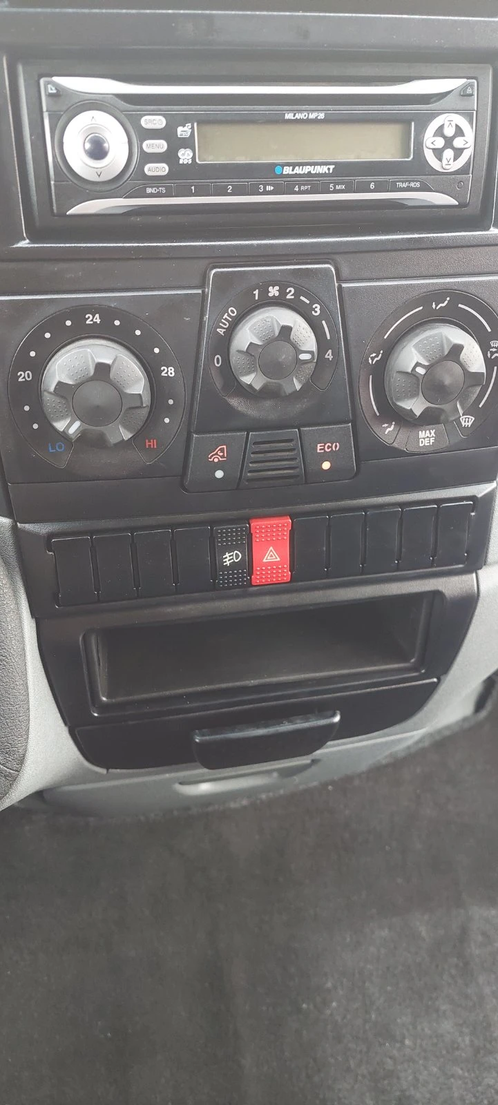 Iveco Daily 2.3 jtd клима, снимка 9 - Бусове и автобуси - 54650202